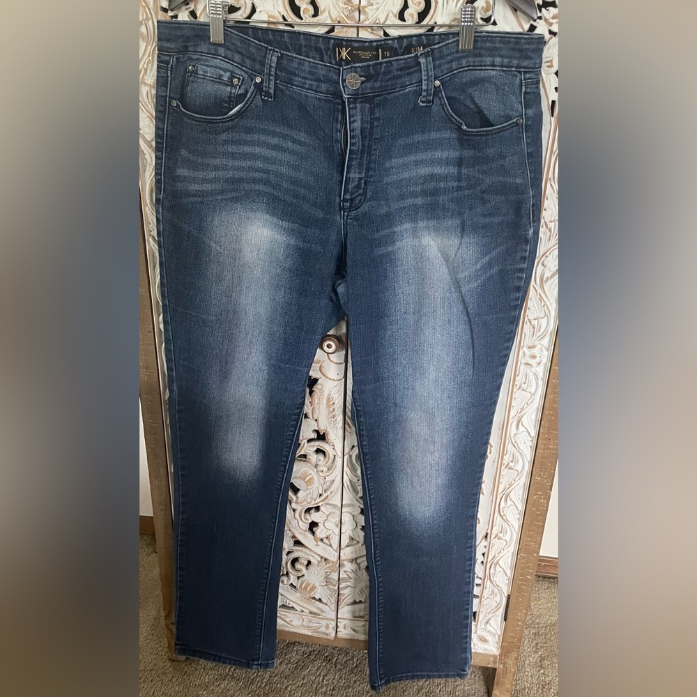 Kim Kardashian Curvy Jean
